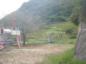 三川街区公園の遊具の写真
